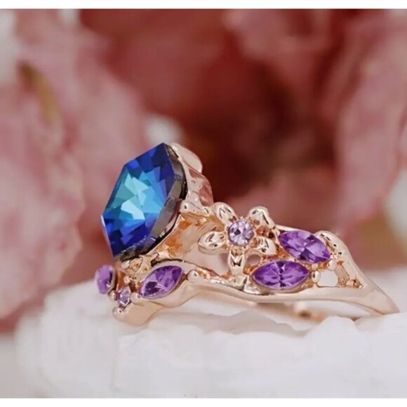 Blue Polygon Stone Ring Gold Band Flowers Lilac Size 8 - Picture 4 of 9